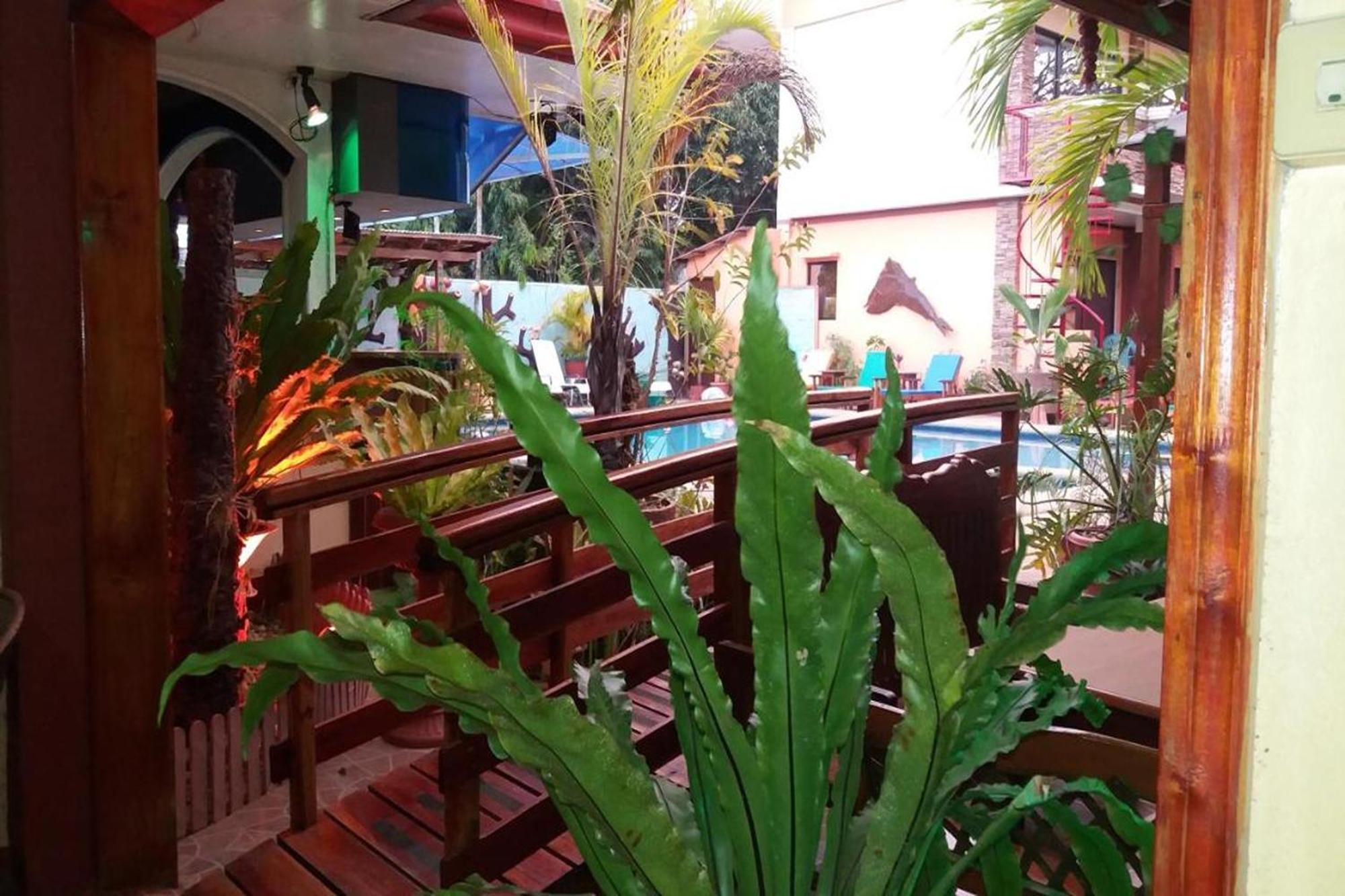 Citadel Bed&Breakfast Puerto Princesa Exterior foto