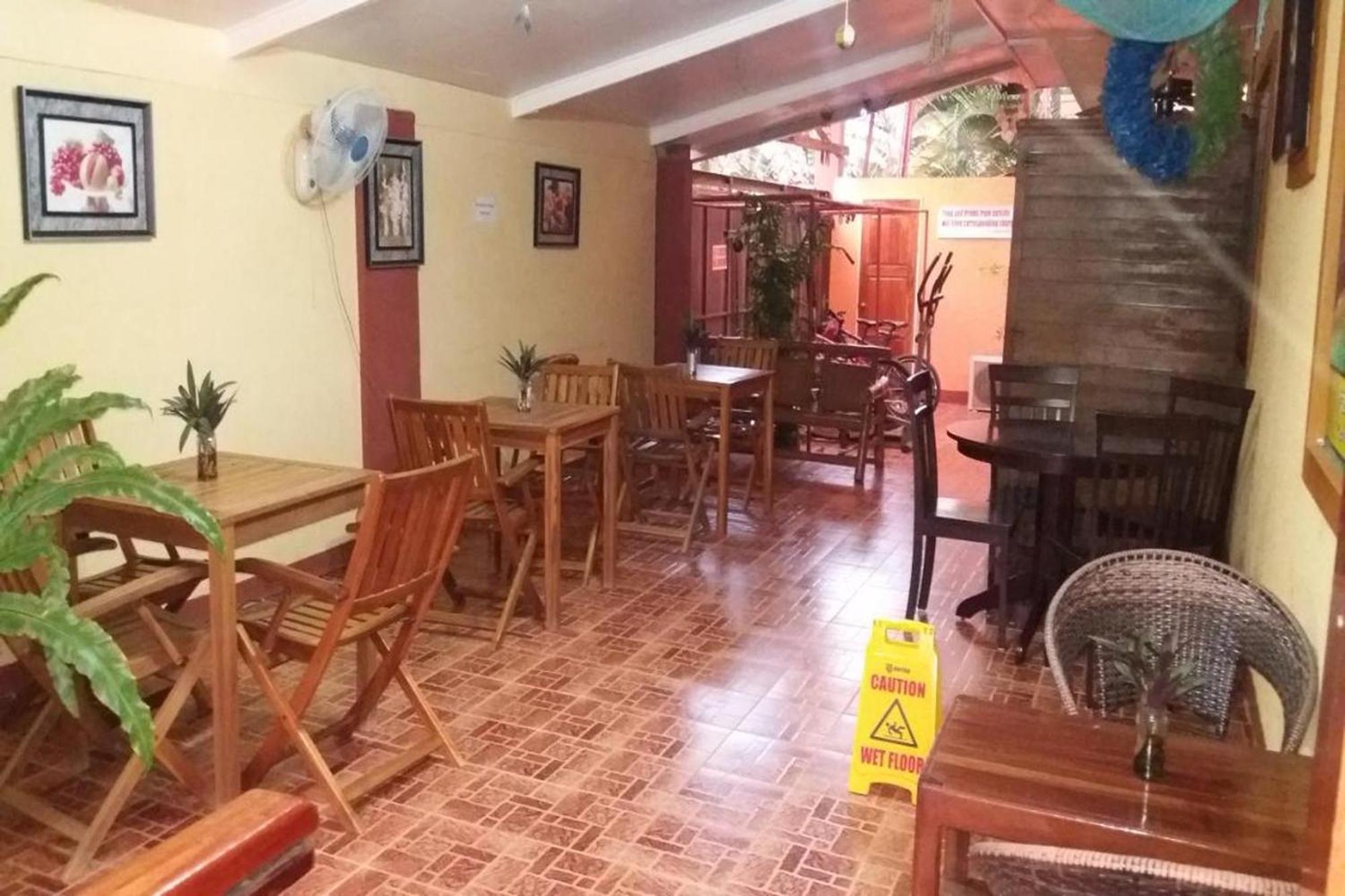 Citadel Bed&Breakfast Puerto Princesa Exterior foto